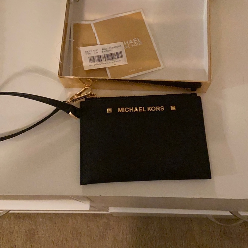 Michael Korea small wristlet